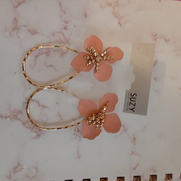 Floral Earrings - Picture 1 of 1